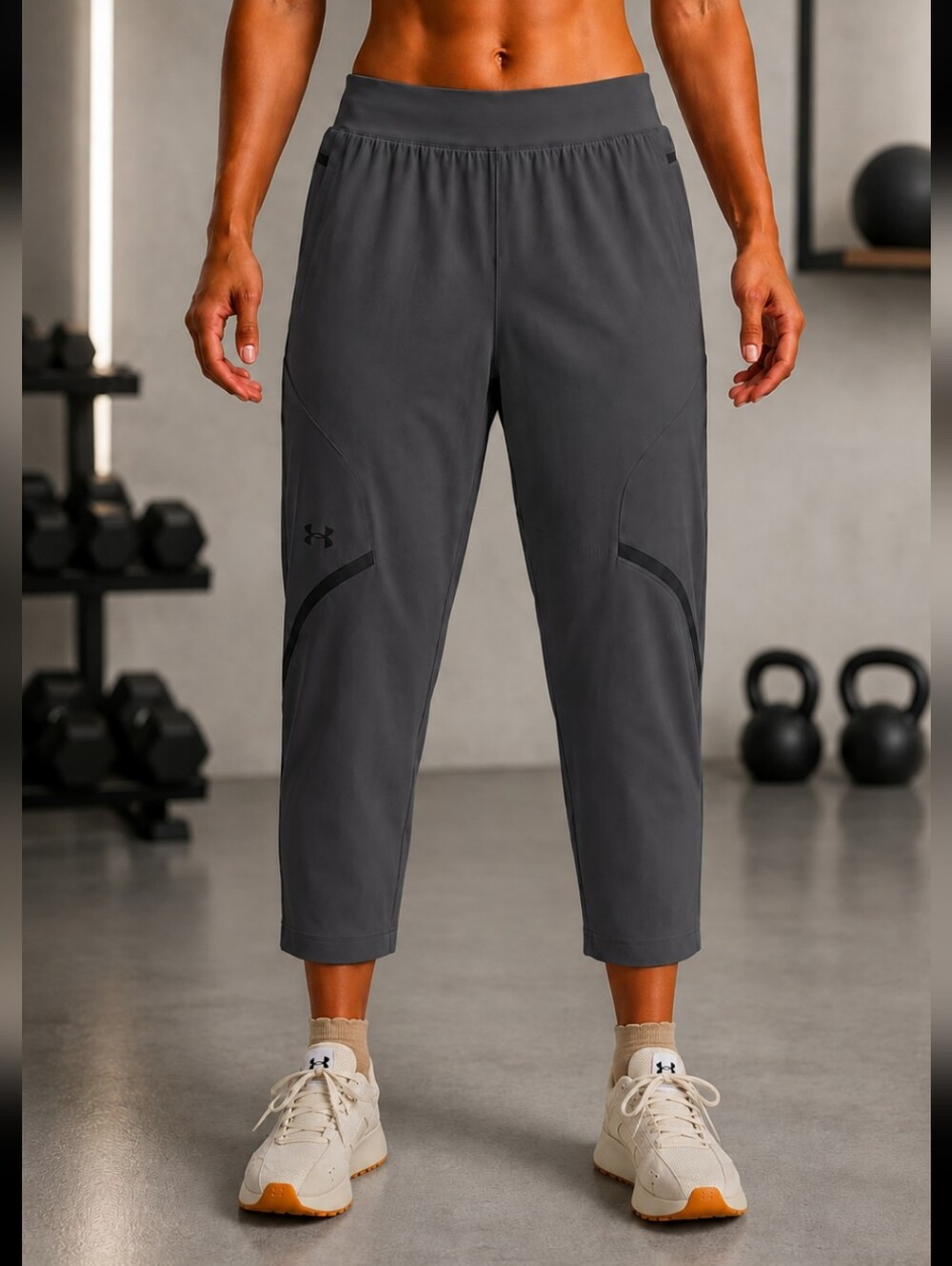UNDER ARMOUR UNSTOPPABLE CROP PANTS - Size XL